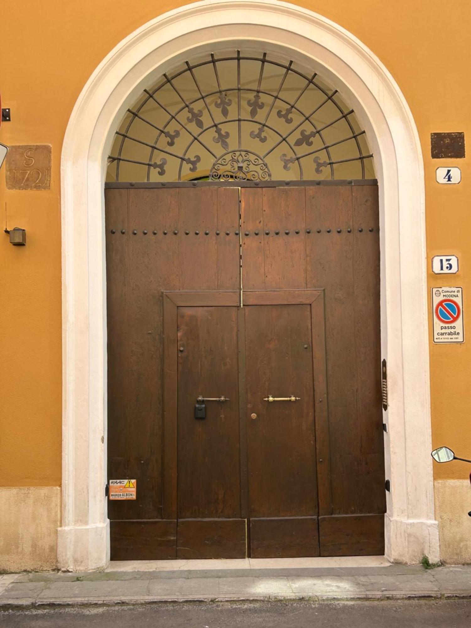 Domus Apartment Modena Exterior photo